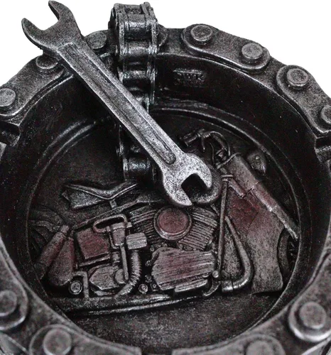 Vista 6 de Ebros Gift Mecánico motorista motocicleta cadena de cinturón redondo con llave herramienta cigarrillo cenicero resina figura humo tienda hombre