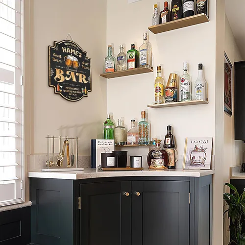 Vista 6 de Placa de pared personalizada con letrero de madera con texto en inglés "Welcome To Our Bar" (NO REAL CARVED), decoración de barra de sótano, sala