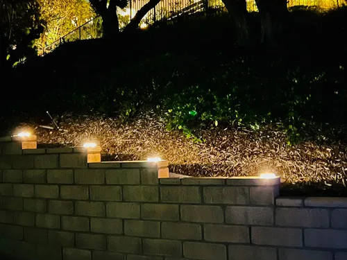 Vista 4 de eLEDing Luz de inundación con sensor de movimiento solar – Luz de seguridad LED para exteriores de 1000 lúmenes, del atardecer al amanecer +