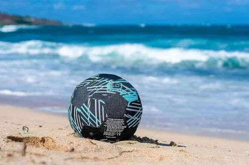 Vista 2 de Sunflex Balón de fútbol de neopreno, pelota ligera impermeable para exteriores, 8 pulgadas de diámetro, suave y segura, diseñada para recreación