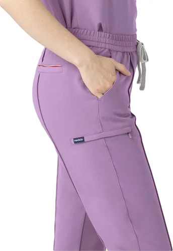 Vista 5 de Mediclo Pantalones médicos médicos para mujer - Sicilia 7 bolsillos Pintuck pierna cónica ecológica sostenible FYSEL tela ropa de trabajo