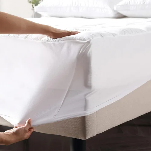Vista 5 de Classic Brands Defend-A-Bed Ultimate Alternative - Protector de colchón acolchado de plumón, tamaño Queen