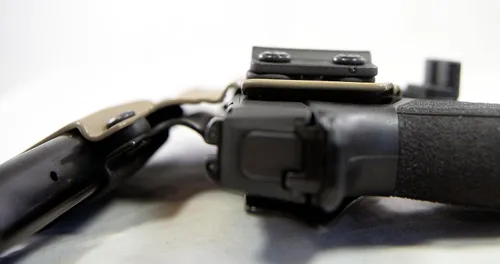 Vista 4 de IWB Funda Kydex compatible con Sig P365 X-Macro Serie +1 con garra, fabricada en Estados Unidos