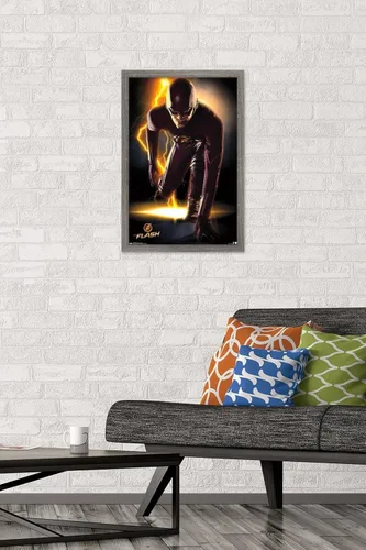 Vista 2 de Trends International DC Comics TV - The Flash - Póster de pared de retrato, 14.725 x 22.375 pulgadas, versión enmarcada de madera de granero