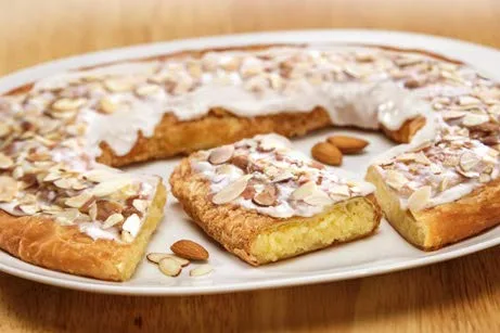 Vista 6 de Kringle and Coffee Gift Set