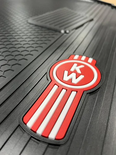 Vista 4 de Kenworth Alfombrillas de goma OEM para todo tipo de clima con logotipo para servicio mediano T180 T280 T380 T380 V T480 T480V