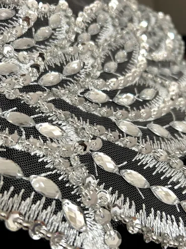 Vista 3 de Cuentas de costura de encaje, apliques de diamantes de imitación, parches de ajuste, accesorios para vestido y ropa, escote (blanco)