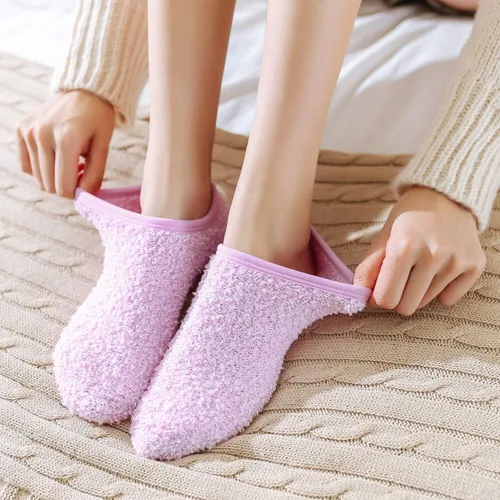 Vista 4 de SKOLA 46 pares de calcetines cómodos de invierno mullidos para mujer, pantuflas de agarre mullidas para casa, calcetines de microfibra