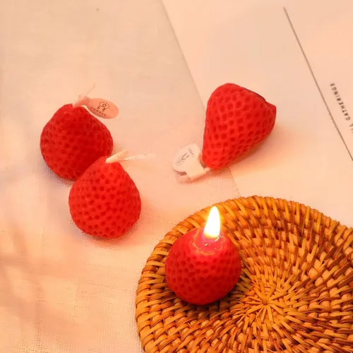 Vista 7 de Nuanchu 8 velas de fresa con forma de fresa, cera perfumada de cera de soja, linda vela decorativa para dormitorio, baño, fiestas, 2 paquetes (rojo)