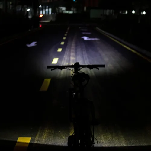 Vista 3 de Dynamo - Juego de luces delanteras para bicicleta, entrada AC, 6 V, 3 W, Dynamo, faros LED, accesorios para bicicleta, color negro
