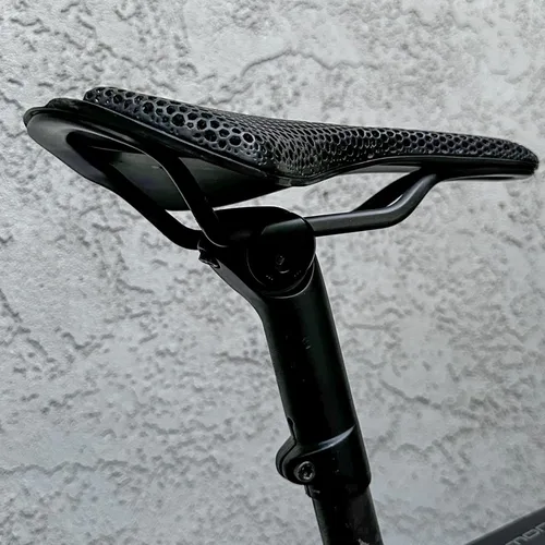 Vista 8 de x xotic tech Abrazadera de oreja para tija de sillín de bicicleta 7x9 Ti Bolt para carril de carbono ovalado compatible con TREK Madone Domane