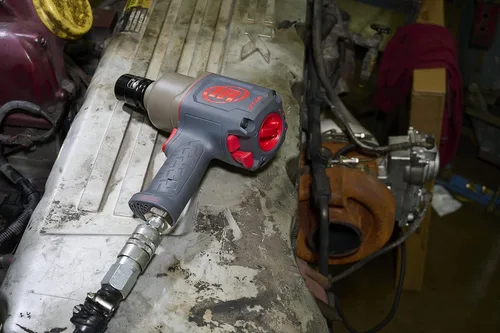 Vista 6 de Ingersoll Rand 2146Q2MAX Llave de impacto neumática de 1", silenciosa, torque de aflojamiento de tuercas de 2,000 ft-lbs, servicio de mantenimiento