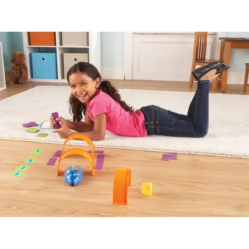 Vista 2 de Juego de actividades de ratón robot Code & Go de Learning Resources - Kit de robótica para niños, codificación de mascotas, juegos STEM, actividades