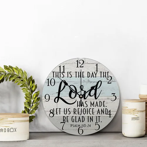 Vista 2 de Reloj de pared con versículo bíblico, con cita religiosa, reloj de madera, texto inspirador cristiano, reloj de madera rústico personalizado