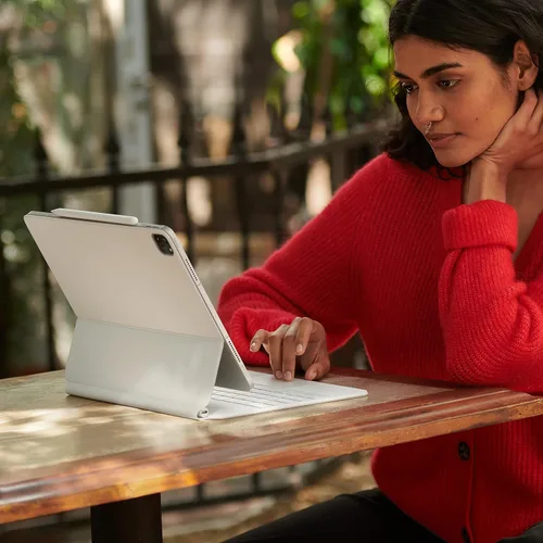 Vista 8 de Apple Magic Keyboard: funda con teclado para iPad Pro de 11 pulgadas (1ª, 2ª, 3ª, 4ª generación) y iPad Air (4ª, 5ª gen.), gran experiencia de Blanco