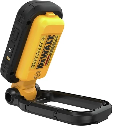 Vista 3 de DEWALT Luz LED, luz de trabajo potente y compacta, mango magnético, USB-C recargable (DCL182)