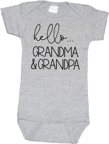 Vista 9 de Bump and Beyond Designs Regalo de anuncio de bebé con texto en inglés «Hello Grandma and Grandpa»
