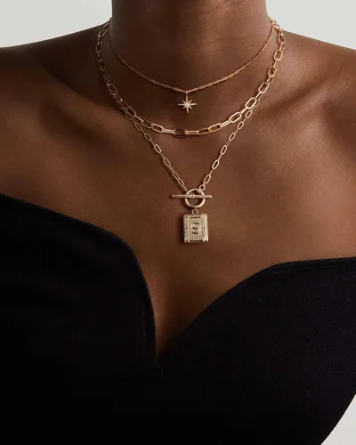 Vista 2 de MJartoria Collares con iniciales en capas para mujer, modernos, chapados en oro de 14 quilates, cadena de papel, collar sencillo con dije de Dorado