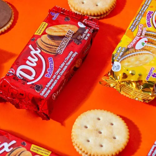 Vista 4 de Dux Sandwich Crackers (paquete de 18) con sabor a crema de queso blanco, Snack Crackers Galletas Dux con sabor a Queso blanco Colombian crakers.