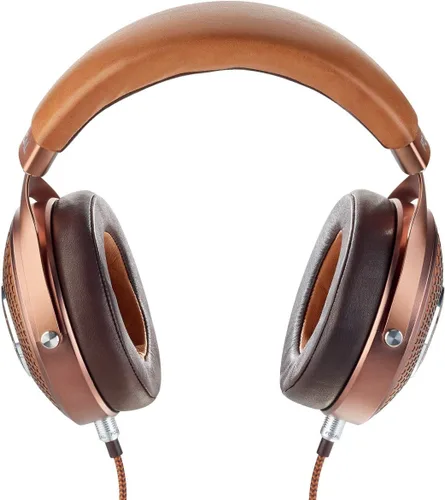 Vista 3 de Focal Stellia Audiophile Circum-aural Closed-Back Headphones for Home and On-the-Go Use with Carry Case