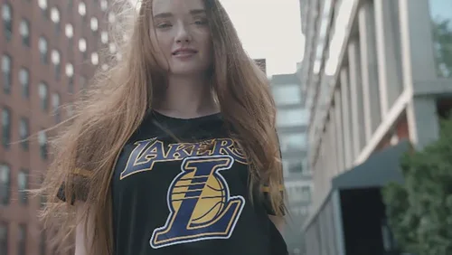 Vista 4 de Ultra Game - Camiseta de malla súper suave oficial de la NBA para mujer