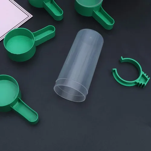 Vista 2 de Yardwe 5 unidades de comedero de pájaros con clip de agua potable automático con aspersor de agua potable para pájaros, para loros, cacatúas