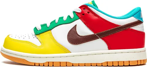 Vista 748 de Nike Kid's Dunk Low Sneaker