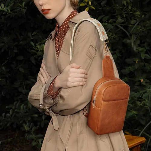 Vista 2 de MoKo Bolso bandolera de cuero vegano, pequeño, informal, desmontable, para mujeres y hombres, senderismo, viajes