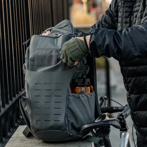 Vista 8 de Eberlestock Bandit Pack - Mochila EDC resistente diseñada para la oficina o el aire libre