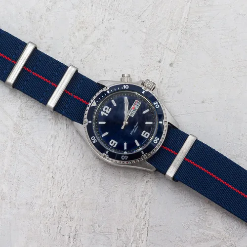 Vista 5 de Benchmark Basics Correa elástica de reloj Correa de reloj de nailon paracaídas de una pieza estilo militar para hombres y mujeres Elección