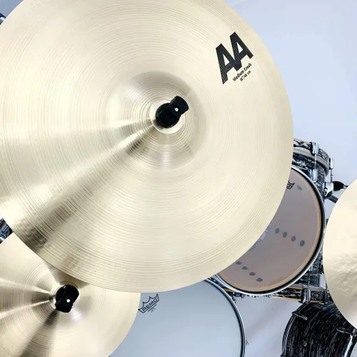 Vista 4 de SABIAN 18" AA Medium Crash