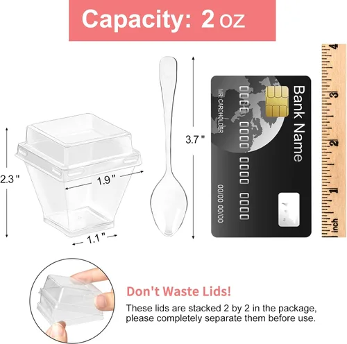 Vista 3 de Mini tazas de postre de 2 onzas con tapas y cucharas, paquete de 100 vasos de plástico para postres pequeños vasos cuadrados para servir fiestas