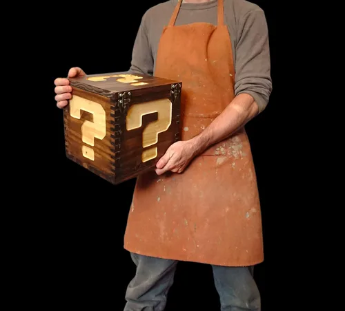 Vista 4 de Mario Bros Power Up Box de tamaño real, almacenamiento funcional de 10 x 10 x 10 pulgadas, bloque de preguntas de madera hecho a mano, decoración