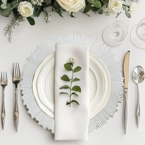 Vista 5 de Platos Base Blancos Antiguos, Platos Base Redondos de 13" para Platos de Cena, Juego de 6 Platos Base de Plástico para Bodas, Fiestas, Decoración
