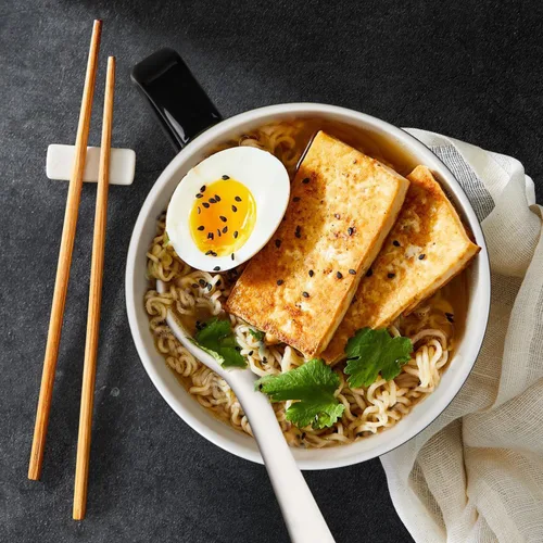 Vista 4 de Tazones de sopa con asas y cucharas, cuenco de cerámica para ramen de 30 onzas con tapa, tazas grandes para fideos instantáneos, cuencos grandes