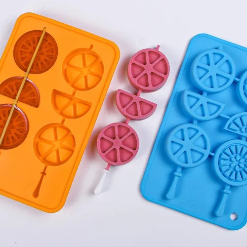 Vista 3 de Webake Bandejas para cubitos de hielo, moldes de silicona para frutas, moldes para paletas de frutas con palitos reutilizables, paquete de 2 moldes