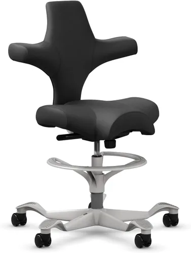 Vista 59 de HAG Capisco Sit to Stand - Silla de pie con marco negro, tapizada de ónix negro con anillo para el pie Negro Onyx