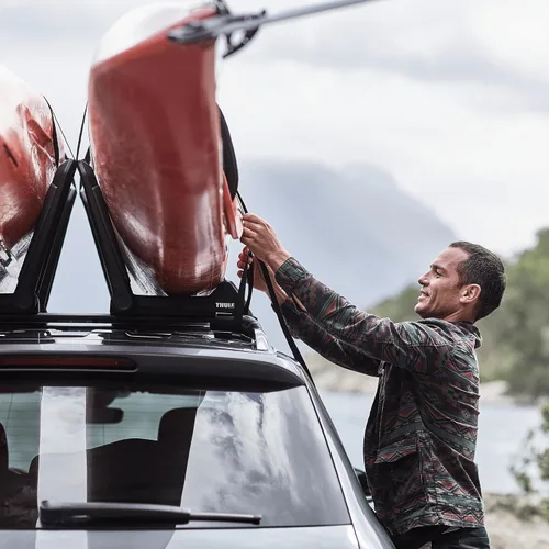 Vista 6 de Thule Hull-a-Port Aero - Estante para kayak en la azotea, lleva 1 kayak, diseño antirrobo, diseño plegable, superficie de montaje acolchada de goma