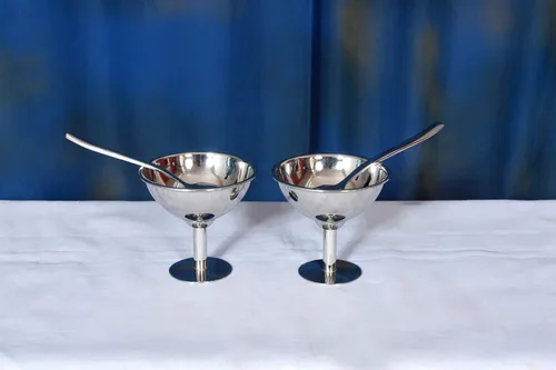 Vista 4 de Juego de 2 cuencos de acero inoxidable para helado, tazas de postre de 5.5 onzas con cucharas de mango largo, tazas de Sundae sin BPA para niños