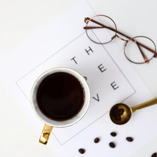 Vista 7 de Taza de café de mármol de 14 onzas, taza para los amantes, tazas de té de cerámica con mango dorado, taza de cerámica novedosa para el hogar