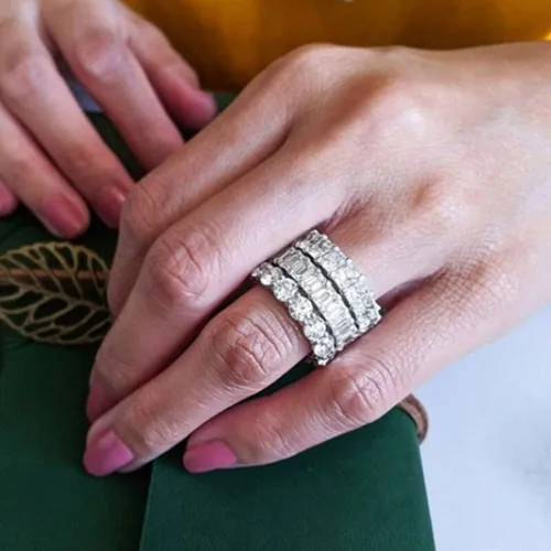 Vista 4 de Fashion Luxury Charm Baguette Cz Zirconia Crystal Eternity Band Wedding Engagement Finger Rings For Women Party Jewelry
