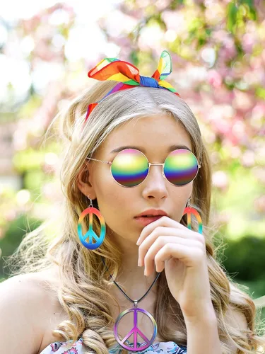 Vista 5 de Juego de 4 piezas de disfraz hippie con signo de paz, collares, lentes hippie, aretes, diadema de teñido anudado para mujeres, hombres y parejas