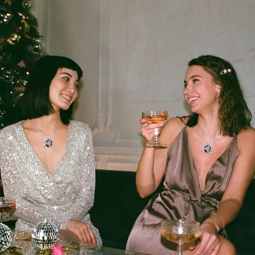 Vista 5 de TOUPOP Regalos irlandeses para mujer, collar de nudo celta de plata de ley con nudo de cristal de la Trinidad para niñas, para cumpleaños, fiestas
