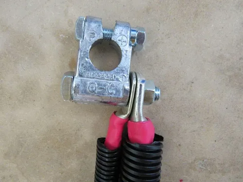 Vista 4 de Kit Custom Battery Cables fabricado en Estados Unidos compatible con Ford F250, F350, F450 Truck Excursion 7.3L Powerstroke Diesel 1987-1997