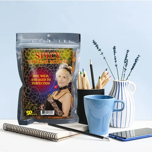 Vista 8 de Mezcla de condimentos picantes Cougar Munch - Divertido diseño de abuela caliente - Regalos comestibles para hombres - Mezcla picante, hecha