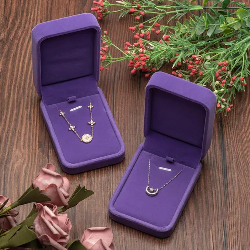 Vista 4 de Caja de regalo de joyería de terciopelo clásico para collar colgante (púrpura)