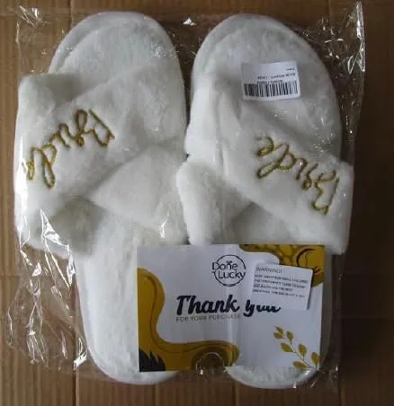 Vista 8 de Bride Slippers and Bridesmaid Slippers Bride Gifts for Bridal Shower, Bachelorette Party, Engagement Party, Wedding Day, etc. Cozy White Fur Bride