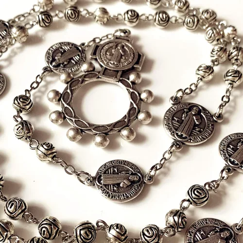 Vista 8 de elegantmedical Hecho a mano de cuentas de rosa católico San Benito Rosario Collar Cruz Caja de regalo Italia crucifijo, Zinc, No es una piedra