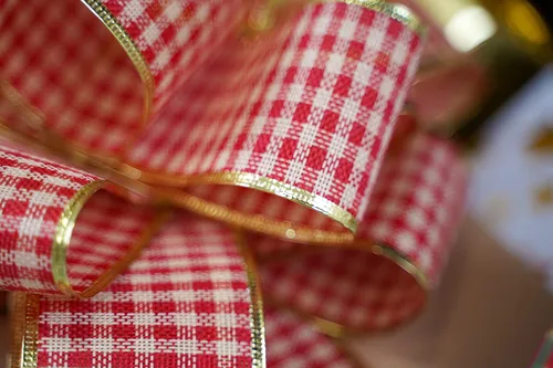 Vista 6 de MEEDEE - Cintas de Navidad a cuadros de 2.5 pulgadas, 6 rollos, 36 yardas con alambre para decoración de árbol de Navidad y guirnaldas
