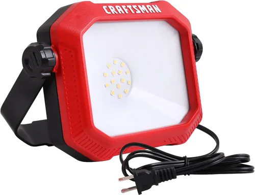Vista 9 de CRAFTSMAN Luz de trabajo portátil inclinable LED de 1100 lúmenes 4000K en rojo con soporte giratorio de metal ajustable 2 en 1 y asa, lente